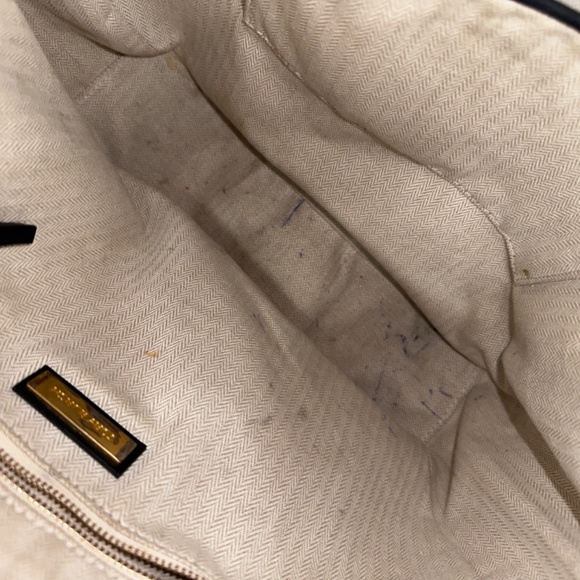 Tory Burch Black Leather Hobo Handbag – Elegant & Versatile - Picture 3 of 5